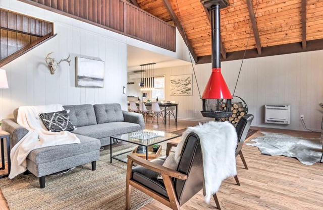 Fireside Lodge A-Frame in Bryce Resort with Decks