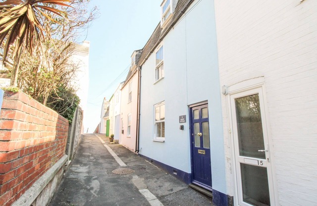 FIRKIN COTTAGE, family friendly in Brewers Quay Harbour