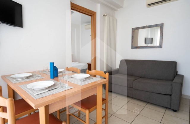 First floor apartment with sea view