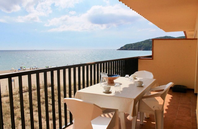 First line beach apartment with front sea vue - Pals beach (DU 3H 316)