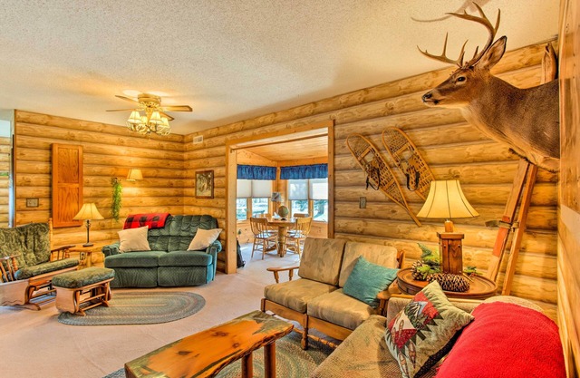 Fish & Hike: Wooded Cabin 9 Mi to Lake Nebagamon!