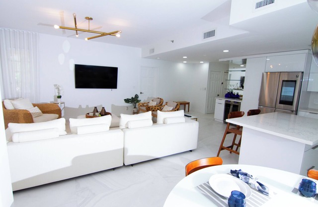 FISHER ISLAND: fully renovated, huge balcony, ultimate luxury experience