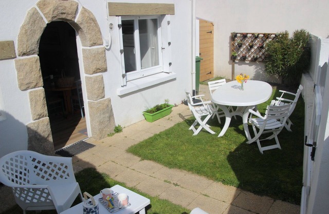 fisherman's cottage in Portivy, close to the port and beaches
