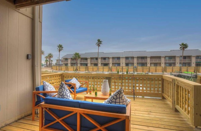 Fisherman Friend! - Coastal Condo - Views Await!