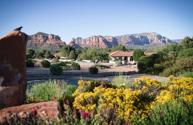 FITZ RITZ~SERENE, MAGNIFICENT RED ROCK VIEWS, ON FOREST & GOLF COURSE, WILDLIFE!