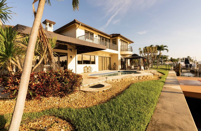 Five Bedroom Luxe Villa on Deep Water Intracoastal