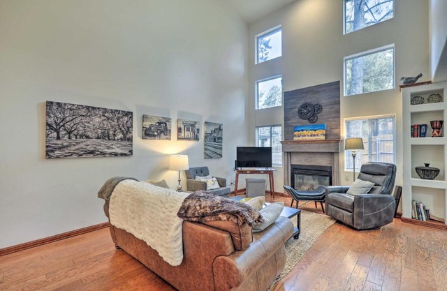 Flagstaff Retreat with Patio and Grill about 1 Mi to NAU!