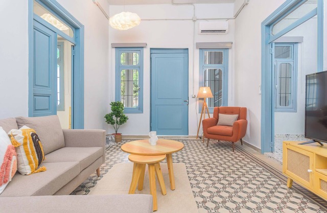 Flame 3-Bedroom Apartment in Mar Mikhael