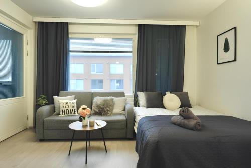 Flamingo Studio, Free Parking, 2 Min to Airport and Spa