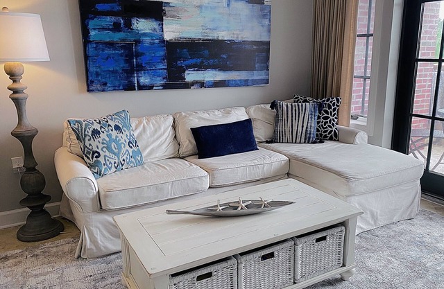 FLASH SALE! Luxury 30A Condo, Corner Top Floor, Balcony, Pool, Steps 2 Rosemary