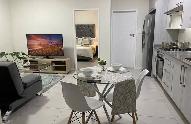 Flat in Midrandnn