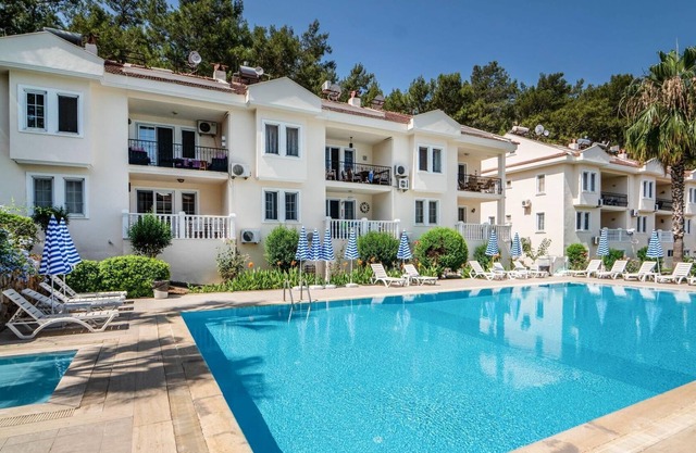 Flat w Shared Pool and Balcony 10 min to Oludeniz