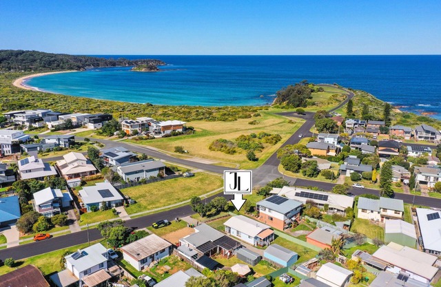 Flat Walk to Barlings Beach, WiFi | Pat’s Place