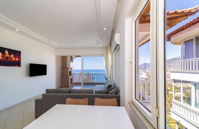 Flat with Sea & Nature View and Balcony in Alanya