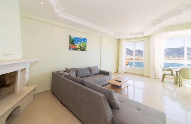 Flat With Sea View and Balcony in Alanya