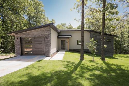 Flo Ride Chalet with Hot Tub and Close to Trails