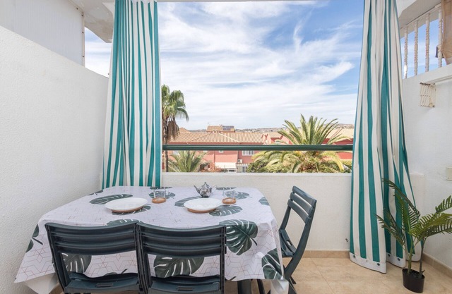 Floral Home - Large Private Terrace with Pool