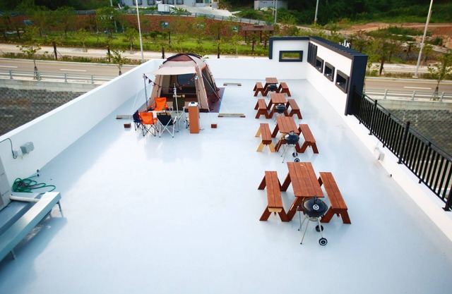 Flora Hostel Pension