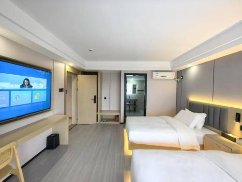 Floral Ancient City Mufu Hotel