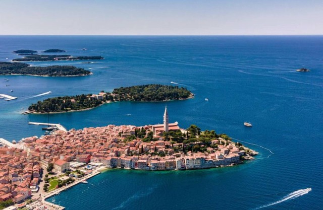 Florens (ROJ469) by Interhome