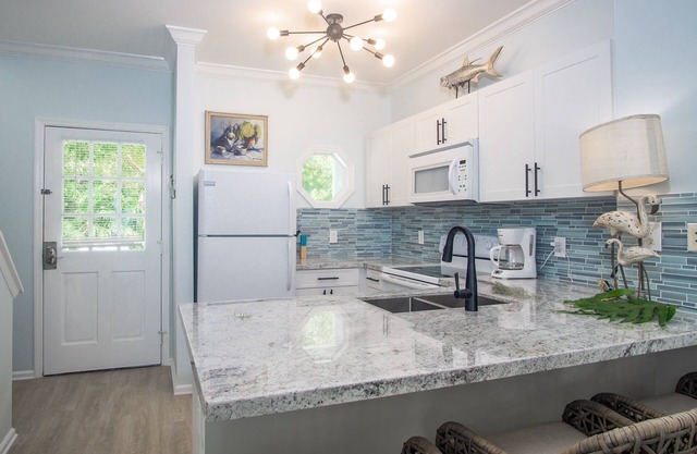 Florida Keys Paradise Getaway | Private Beach Club Access | Spectacular Sunsets