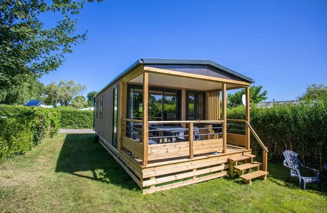 Flower Camping Domaine de Pendruc * - Mobilhome AVEN Premium 28 m2 2 bedrooms/covered terrace + TV + LV + Sheets 4 people