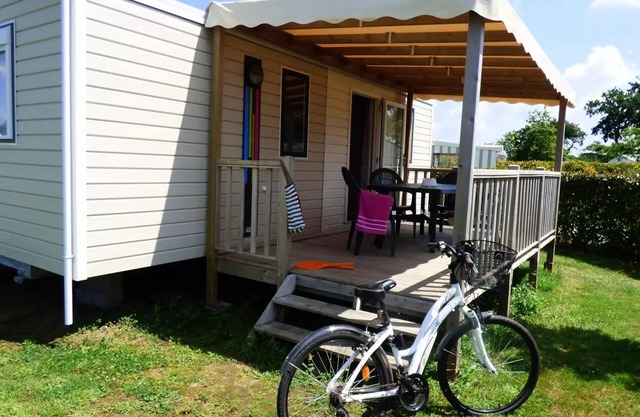 Flower Camping Domaine de Pendruc * - Mobilhome EVASION Comfort 27m2 - 2 bedrooms/Covered terrace + TV 4 persons