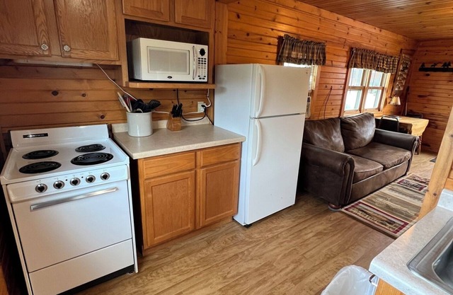 Flyway Resort ‘The Fishing Hole’ on Wilson Lake