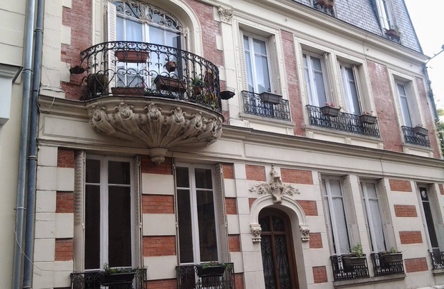 Fontainebleau center 19th century Townhouse near Chateau