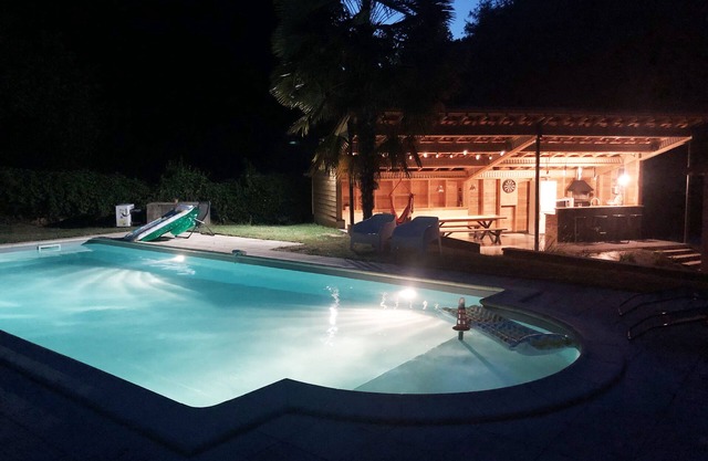 Forêt et zenitude aux portes de Sarlat/Dordogne (8/10 pers) ideally located