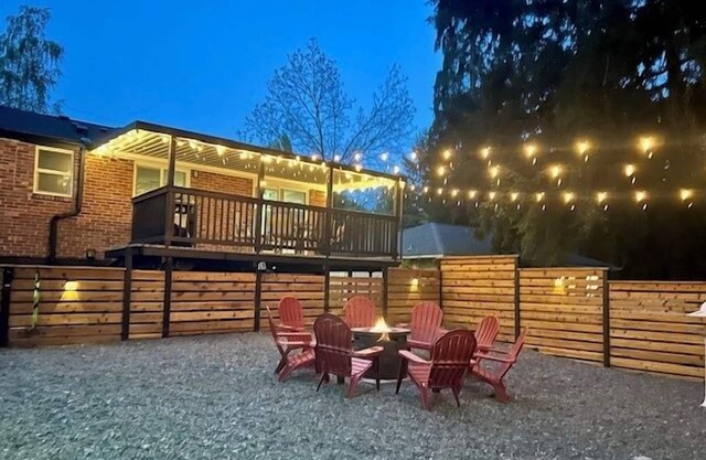 Forest Bathing & Yoga Escape @ Creek with a Firepit, Yoga Deck, Games & King Bed