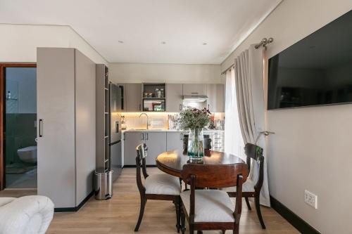 Forest Town Getaway close to the Parks