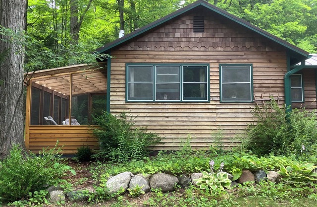 ForestRetreat Top1% in Ratings Close to Crystal Mtn, Arcadia Manistee Frankfort