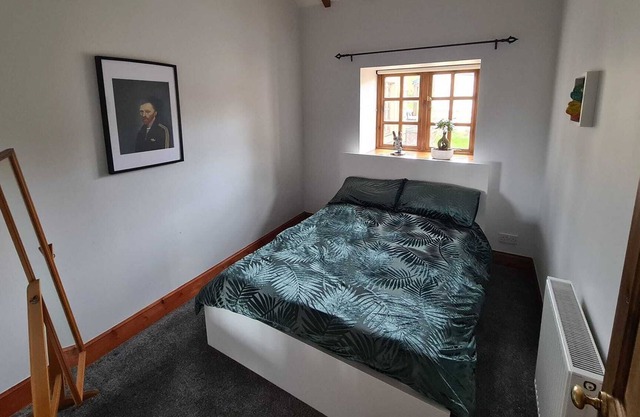 Four bedroom cottage near Loch Leven with hot tub