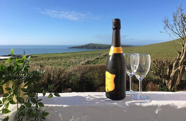 Fourwinds - Four Bedroom House, Sleeps 8