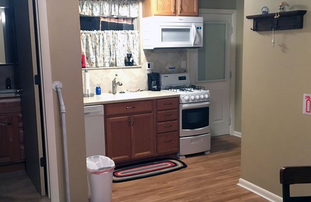 Fox Haven Cottage - A cozy one bedroom cottage