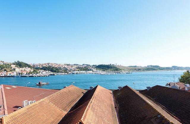 FOZ002 · Saferent Unique 2-bedroom w/views over Douro river