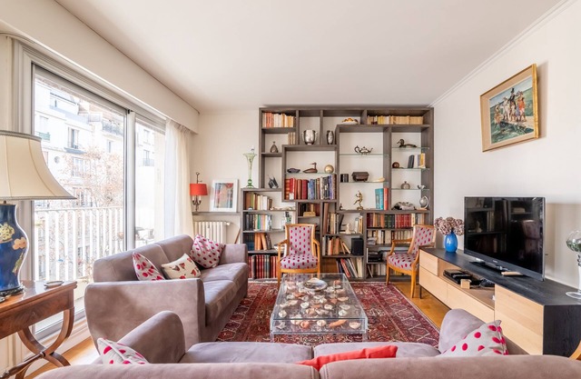 Fragments in Time, by Veeve