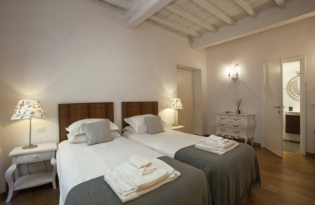 Francesca - Romantic apt near Piazza della Signoria