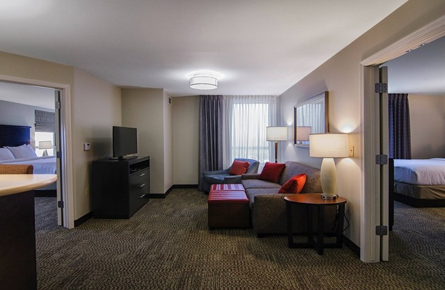 Free Breakfast Buffet. Downtown Marquette. Close to Northern Michigan University! Your Next Trip!