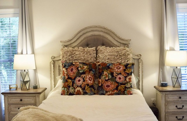 Free football parking with home minutes from Stadium