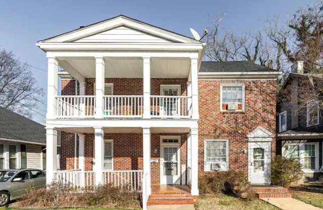 FREE Parking! 5★ Amenities! 1 Gig WIFI! DOWNTOWN!