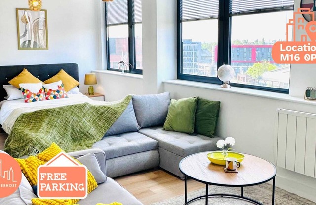 Free Parking Old Trafford Flat By City SuperHost