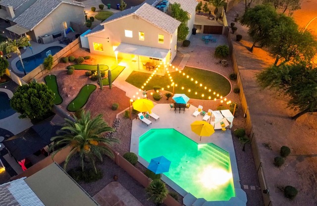 FREE POOL HEAT~Beach Volley Ball~Putting Greens~Park Adjacent~Basket Ball Court