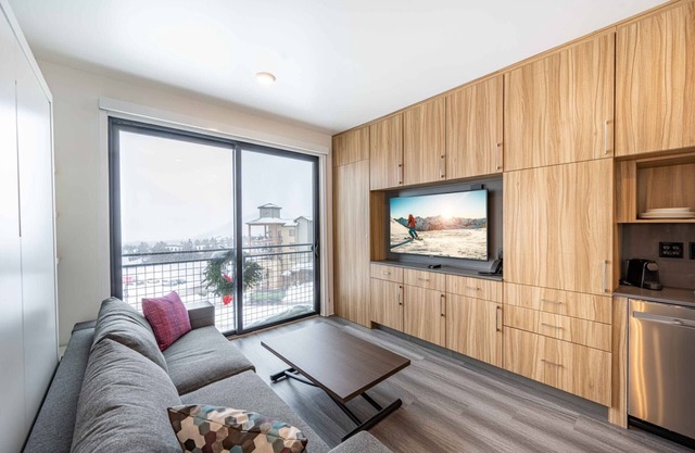 *Free Zip Line Tours* Modern Park City Resort | Pool | Game Room | Hot Tub | Walk to Canyons Village