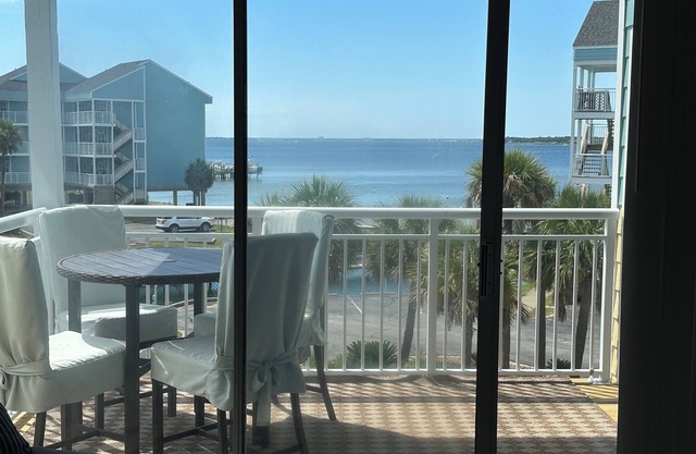 Freshly Decorated Lovey's Sound 'n Sea is Your Waterfront Beach Getaway!