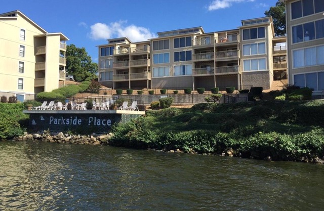 Freshly Remodeled Condo with amazing Grand Glaze View!