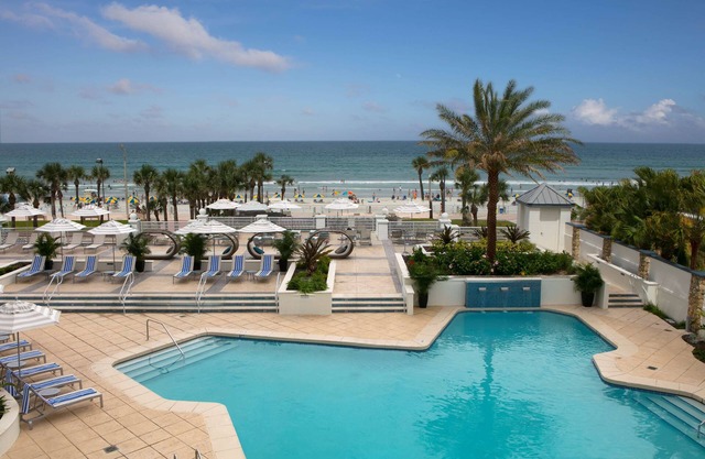 Friends and Family Beach Escape! 2 Pet-friendly Units! Pool & Game Room Onsite!