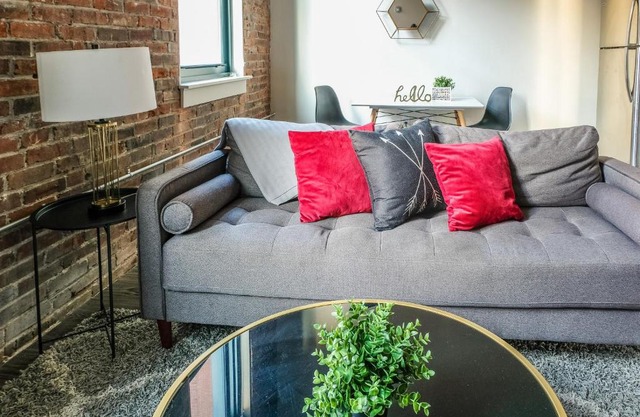 FRONTDESK 917 Locust St Apts Downtown St Louis