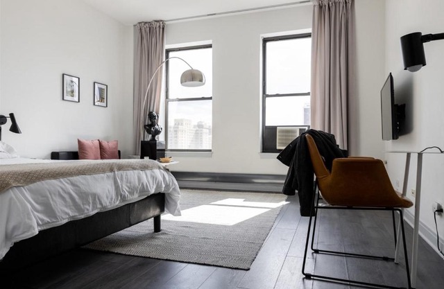 FRONTDESK Chic 1 BR Apt near 57th Street Beach